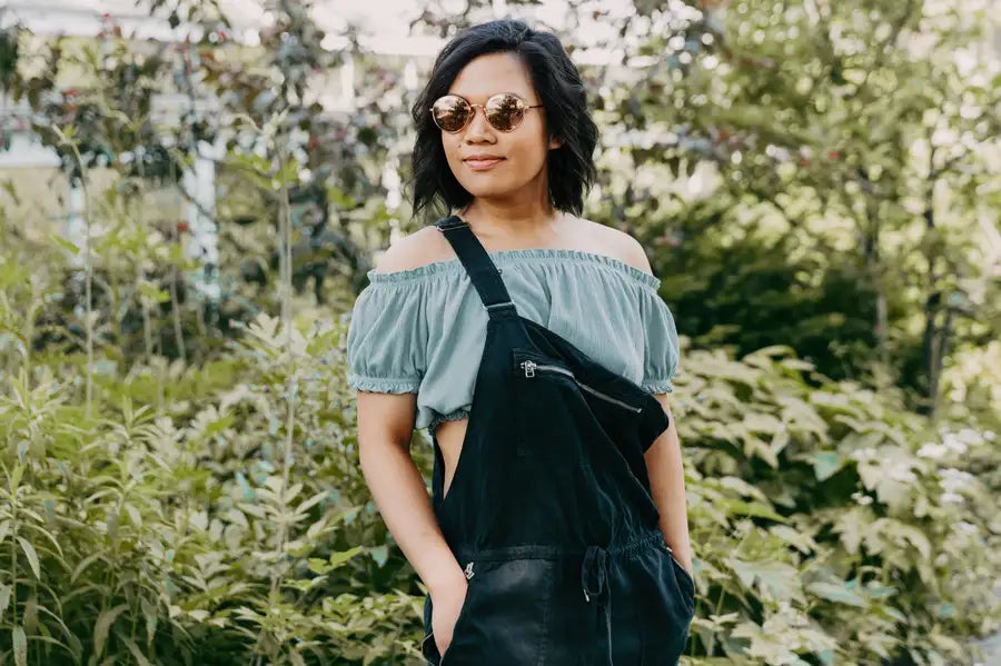 files/woman-in-fashionable-dungarees-optimized-100kb_fa8f4641-8bd1-4e40-bdac-8cfeb3dd74b5.webp